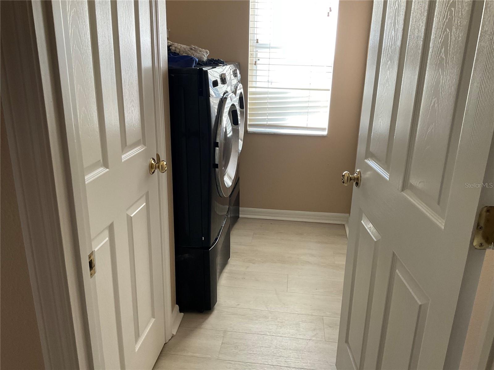 Image 5 of 13 For 2717 Villa Drive