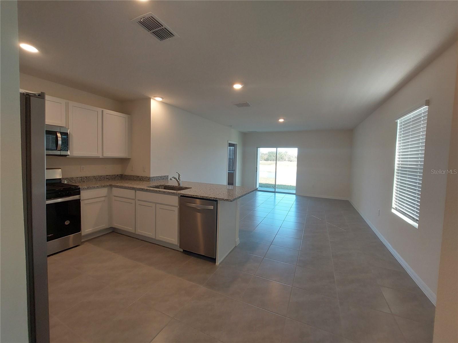 Image 4 of 21 For 35735 Sunflower Hill Drive