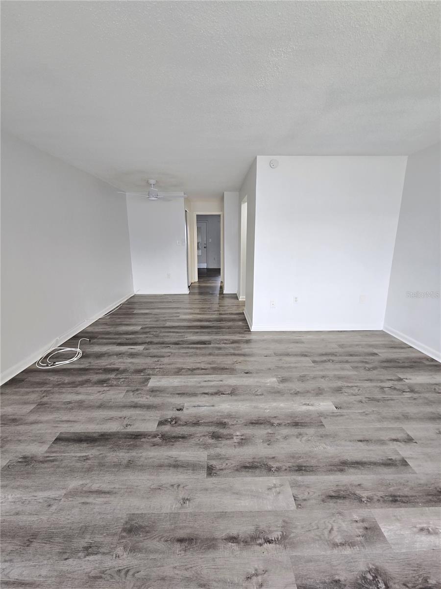 Image 2 of 17 For 2366 Shelley Street 4