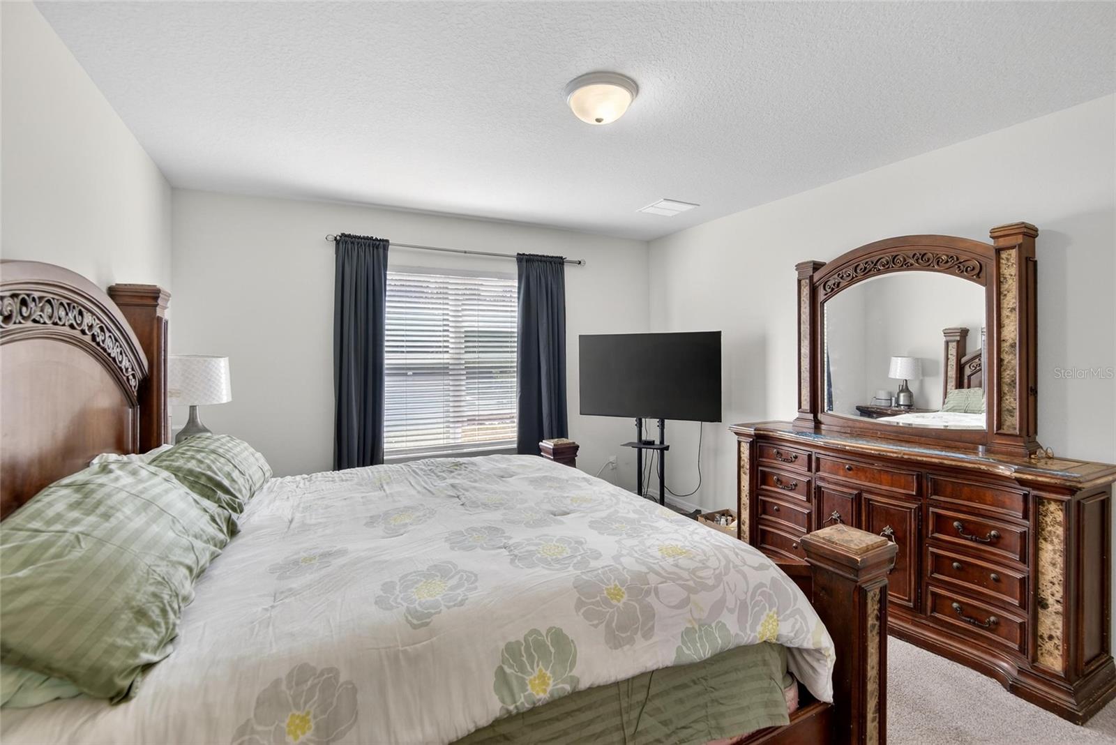 Image 18 of 56 For 901 Golden Shiner Avenue