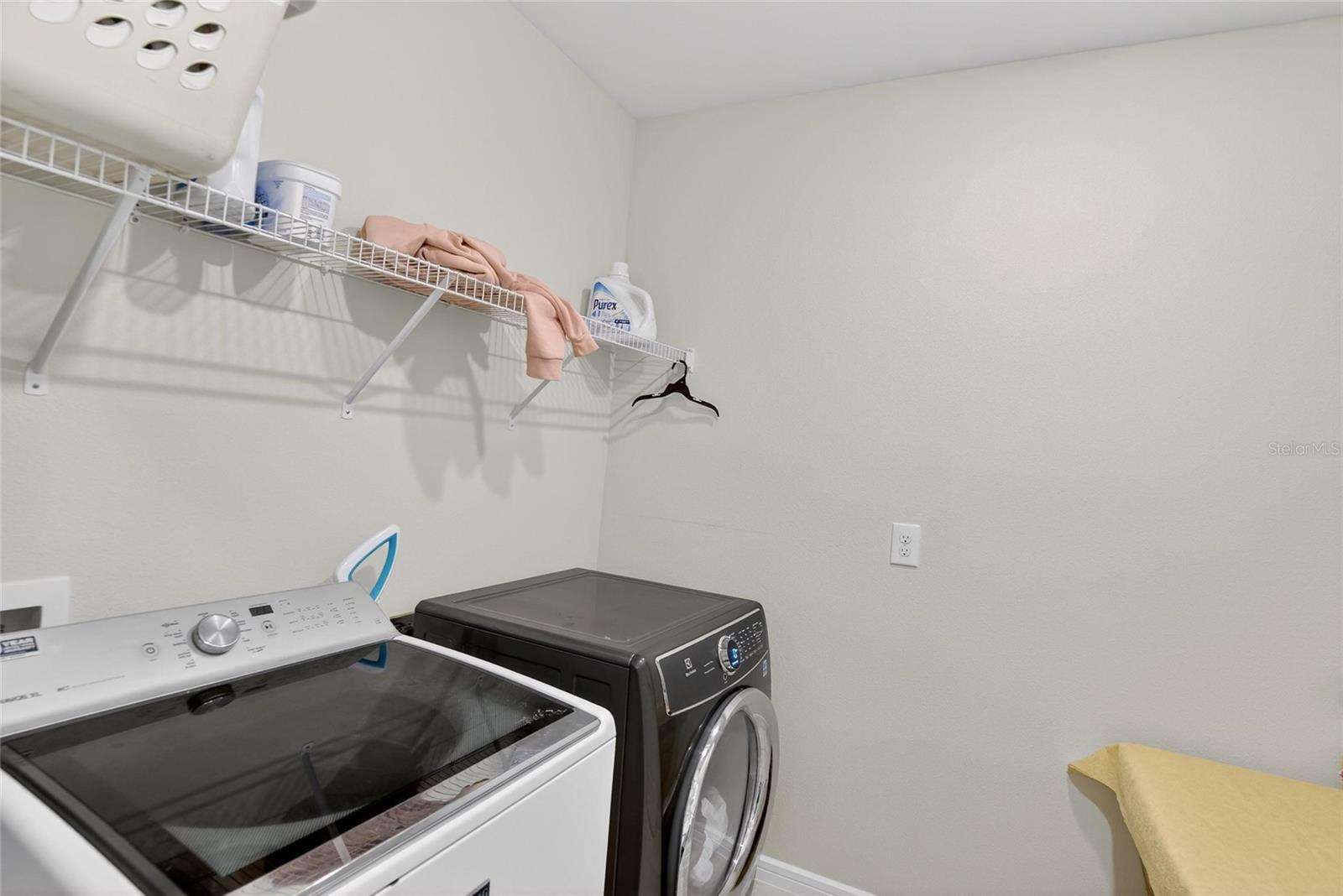 Image 29 of 56 For 901 Golden Shiner Avenue