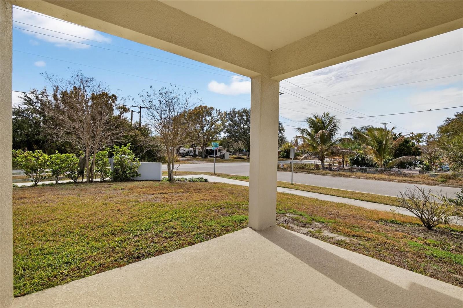 Image 31 of 56 For 901 Golden Shiner Avenue