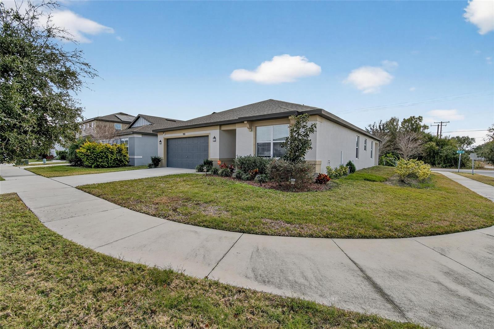 Image 35 of 56 For 901 Golden Shiner Avenue