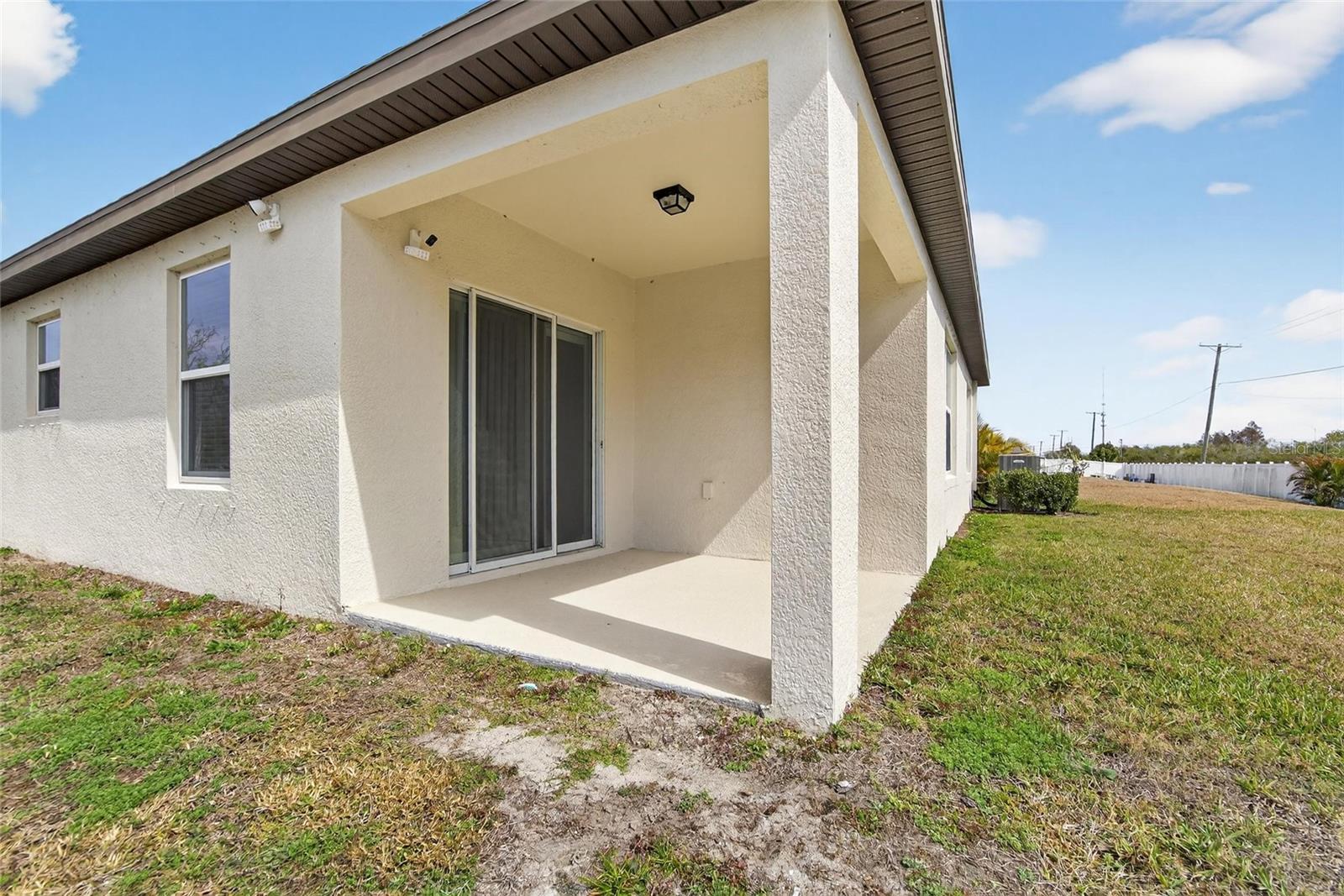 Image 5 of 56 For 901 Golden Shiner Avenue