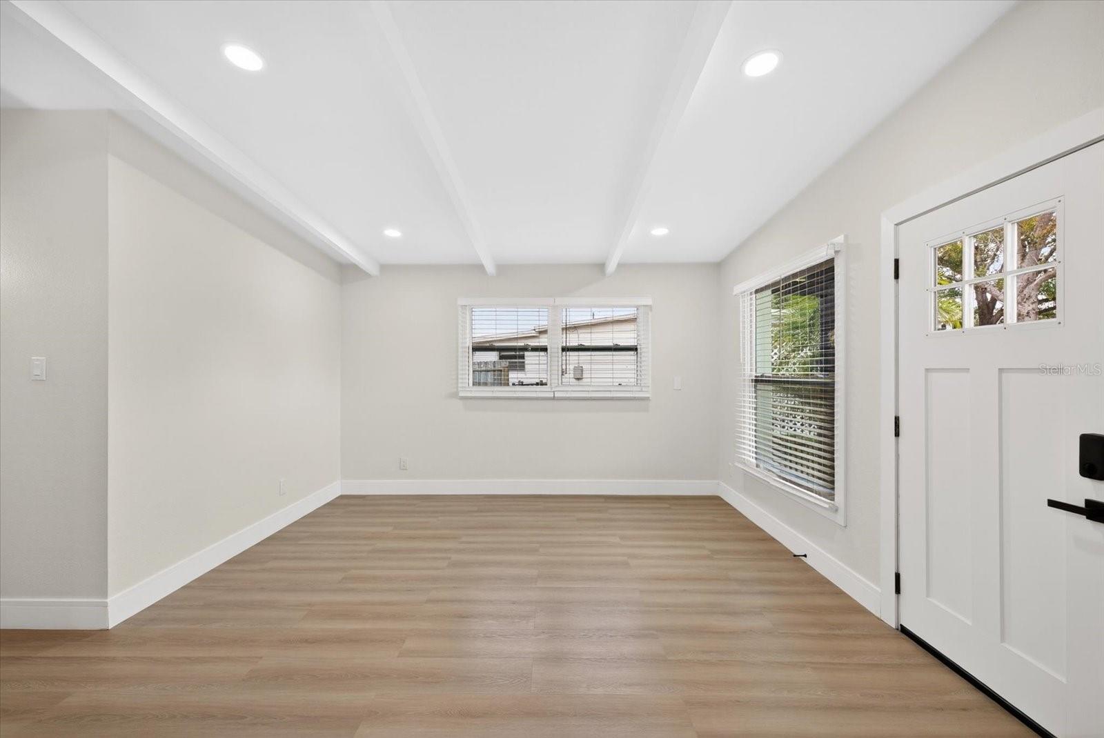 Image 11 of 47 For 5901 Coolidge Avenue