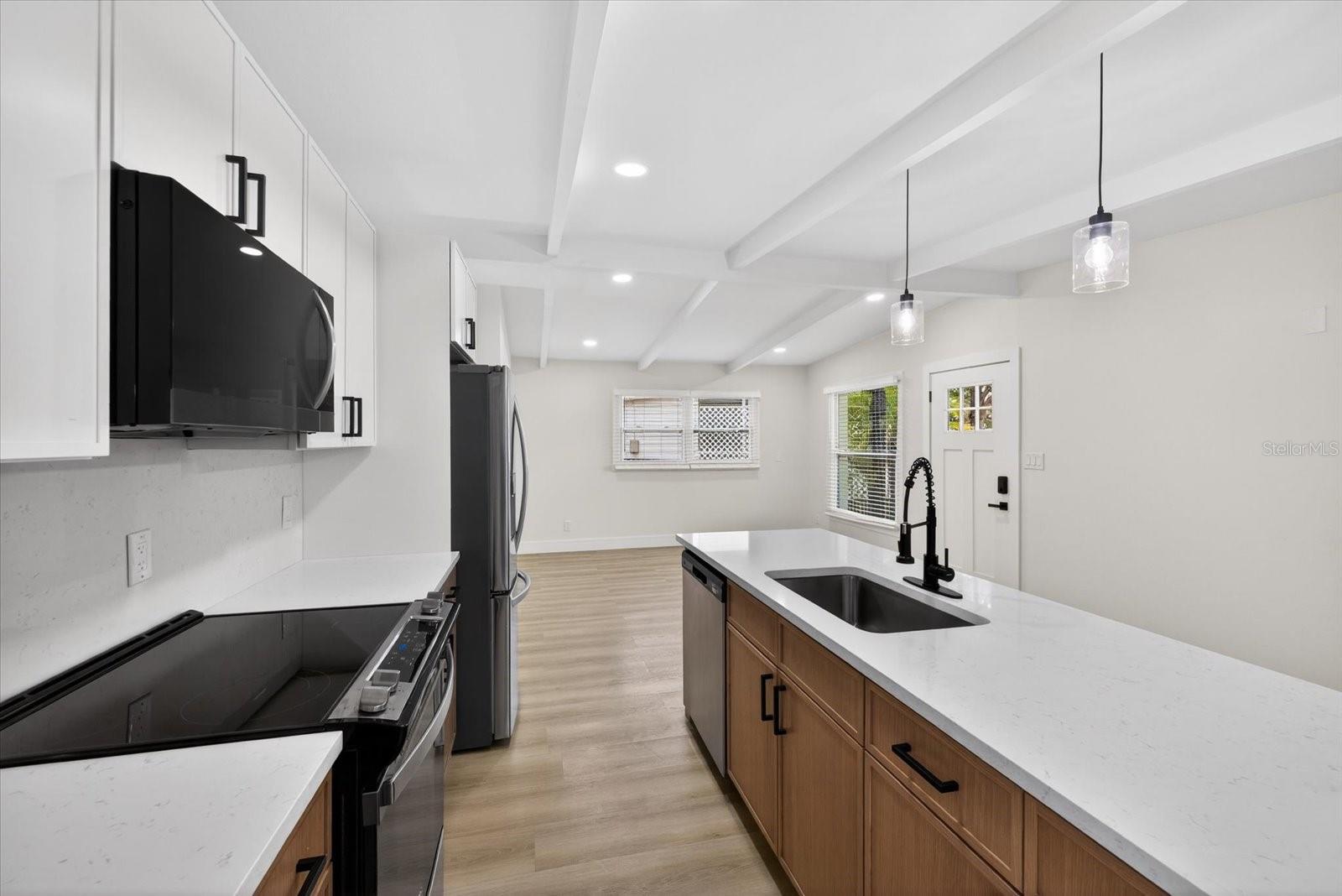 Image 15 of 47 For 5901 Coolidge Avenue