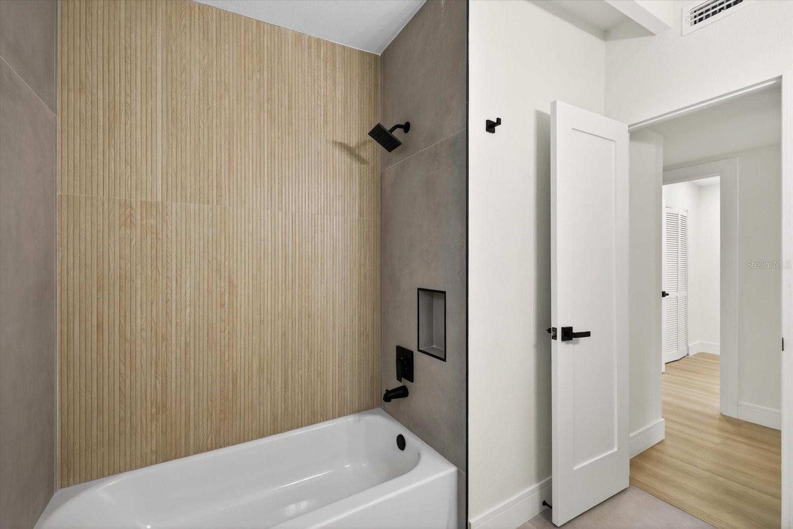 Image 24 of 47 For 5901 Coolidge Avenue