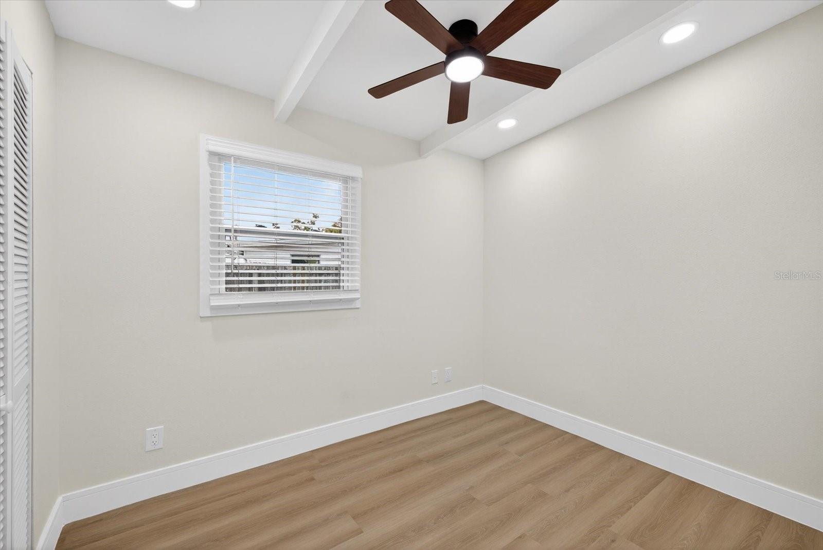 Image 25 of 47 For 5901 Coolidge Avenue