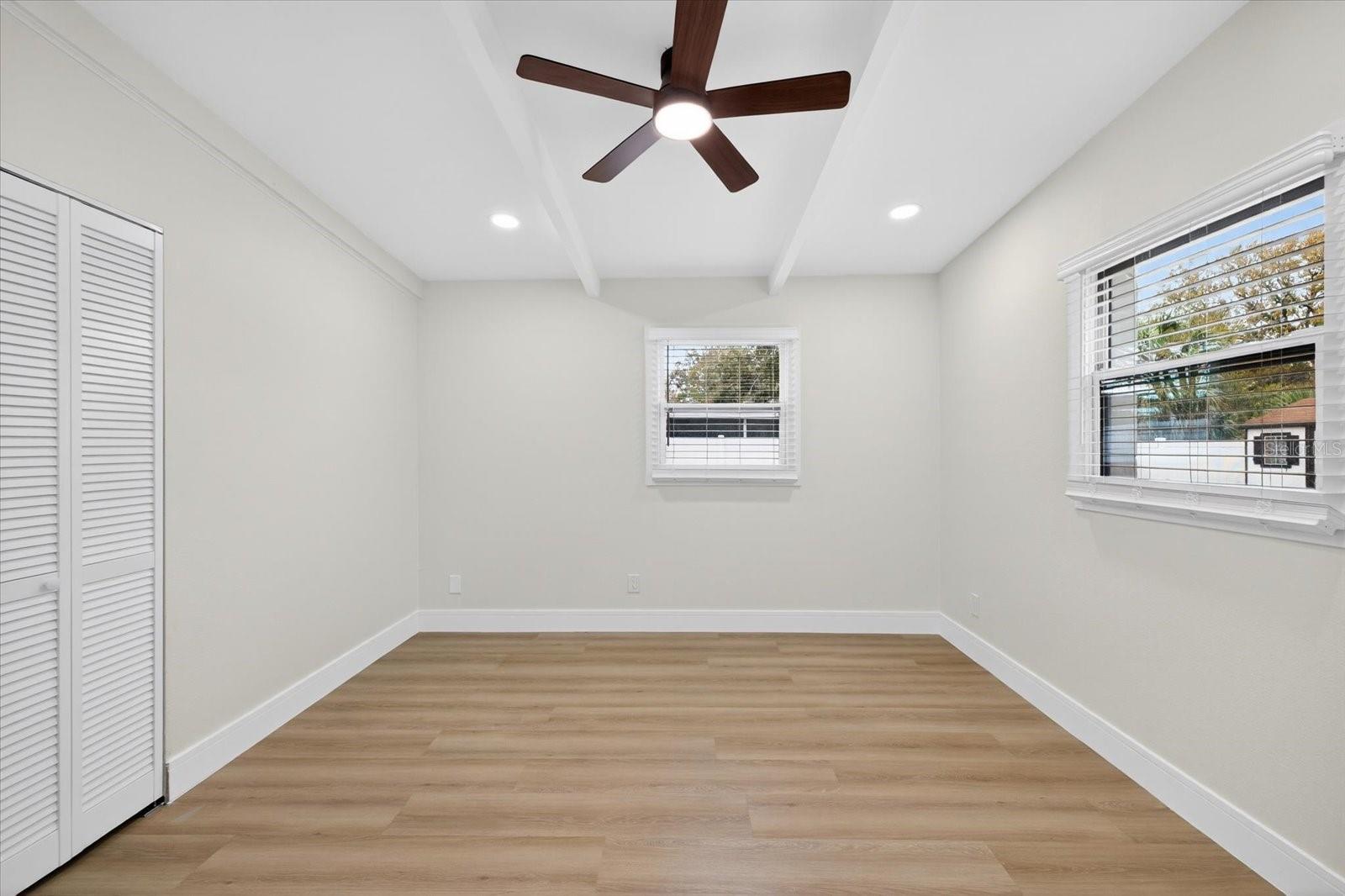 Image 28 of 47 For 5901 Coolidge Avenue