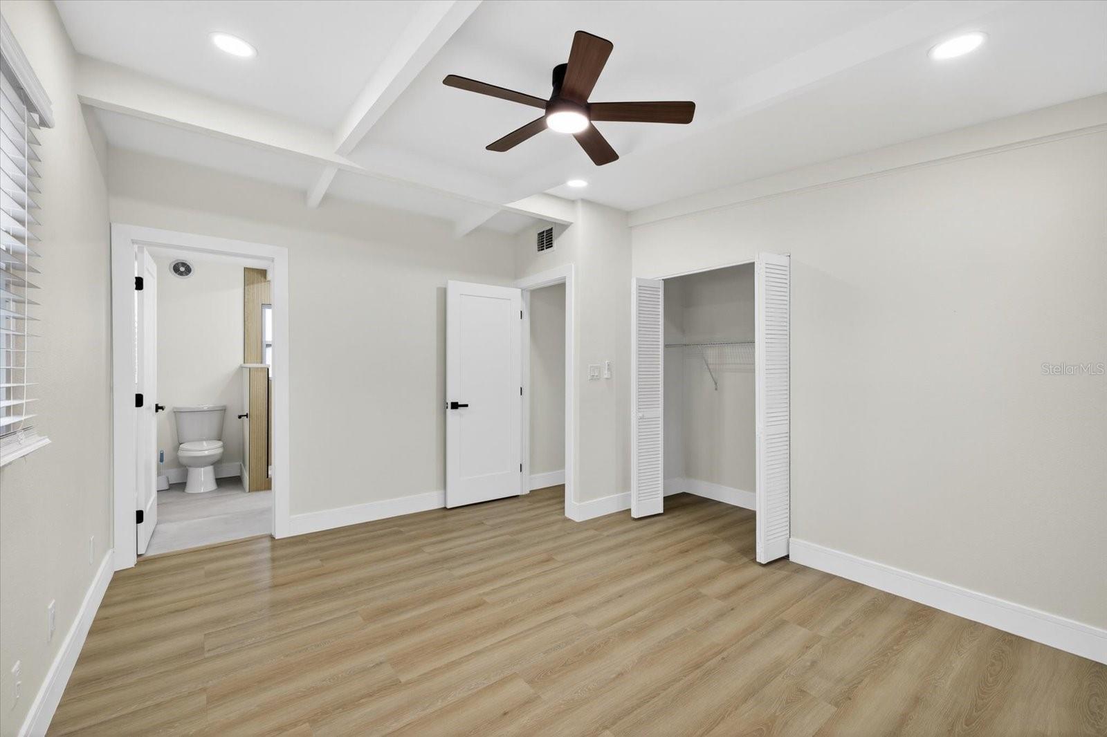 Image 30 of 47 For 5901 Coolidge Avenue