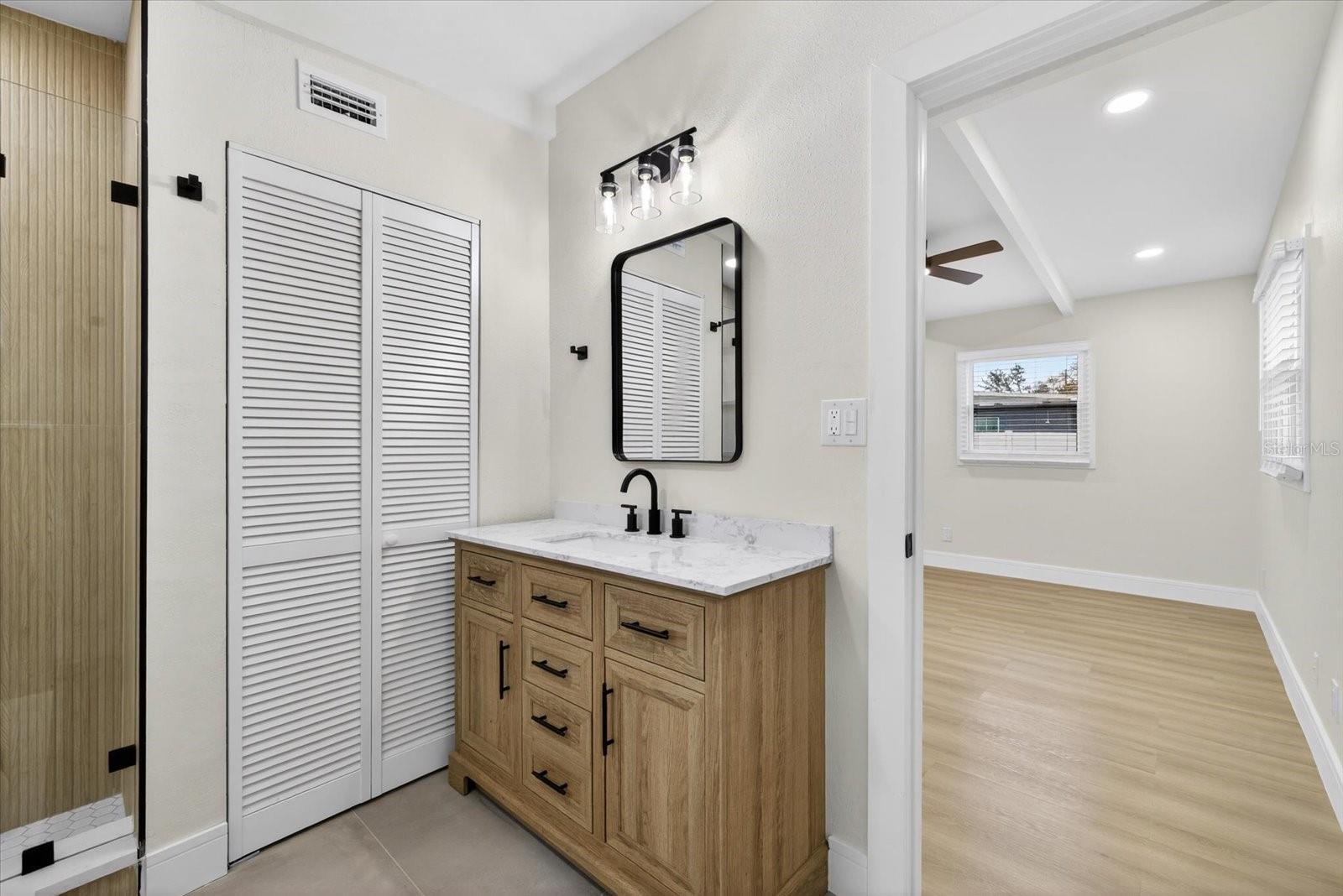 Image 33 of 47 For 5901 Coolidge Avenue