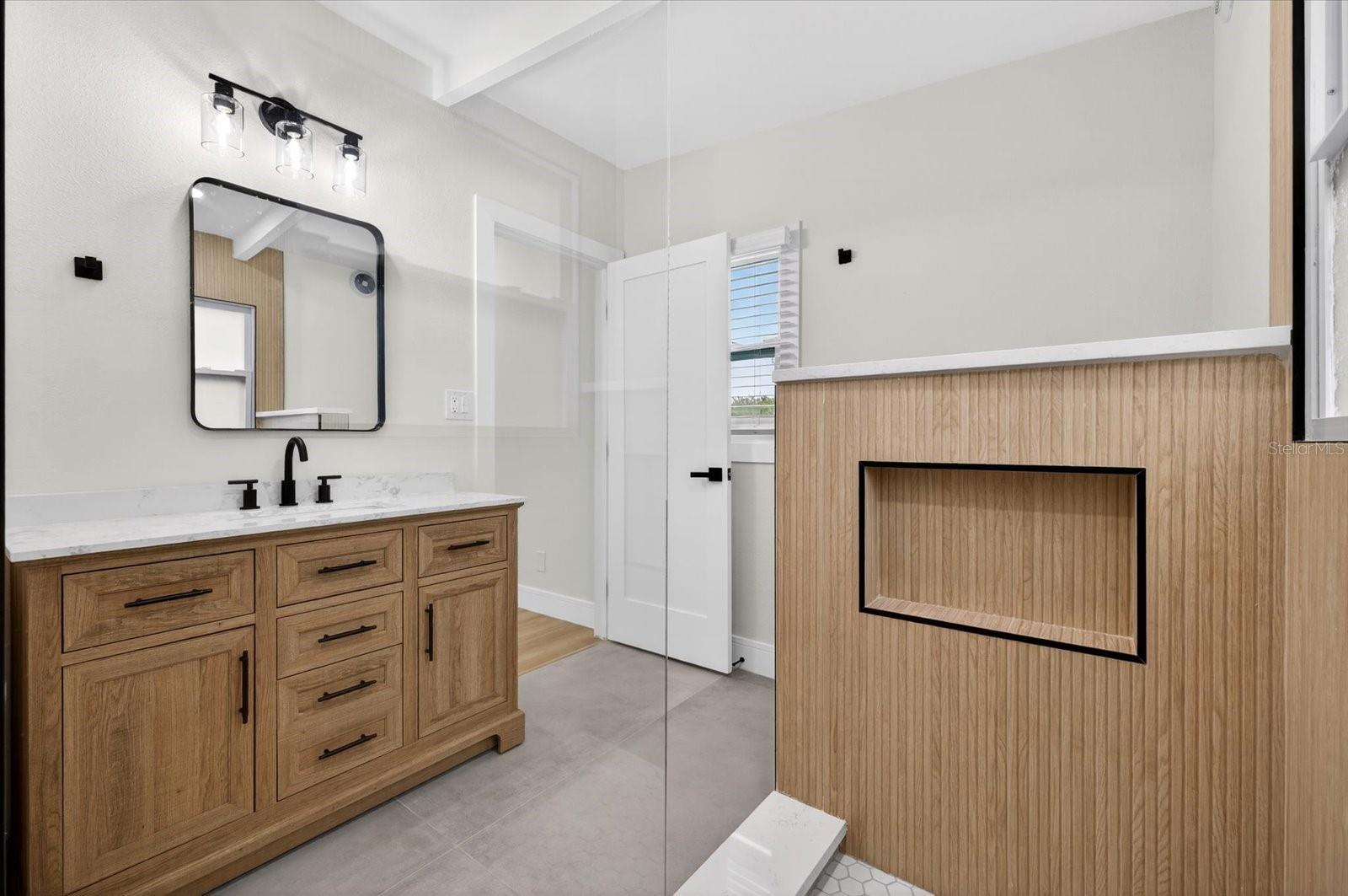 Image 36 of 47 For 5901 Coolidge Avenue