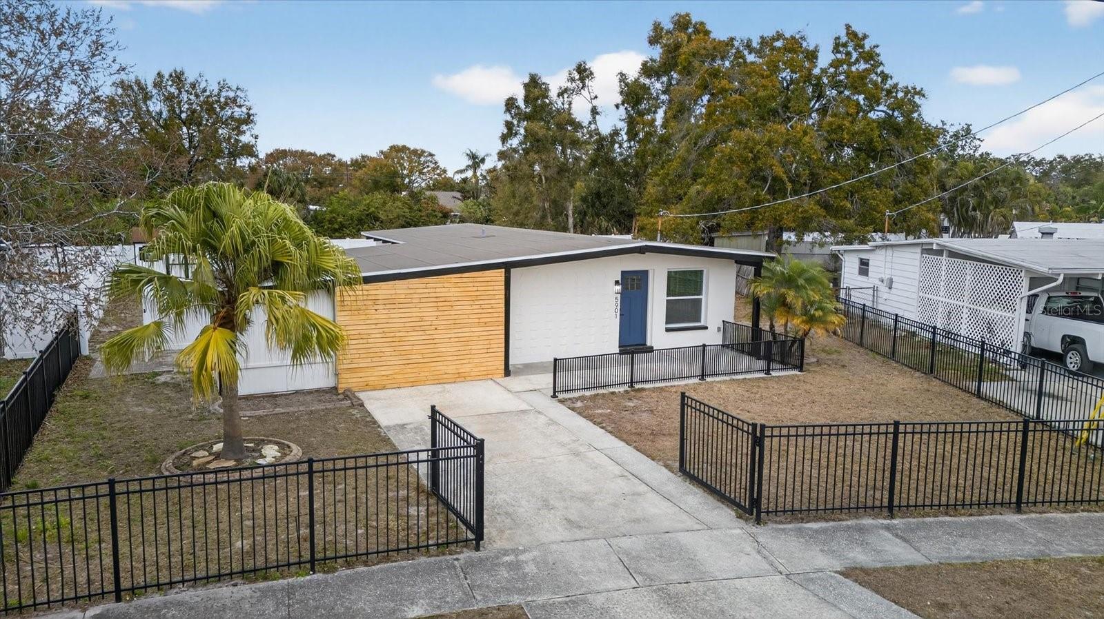 Image 4 of 47 For 5901 Coolidge Avenue