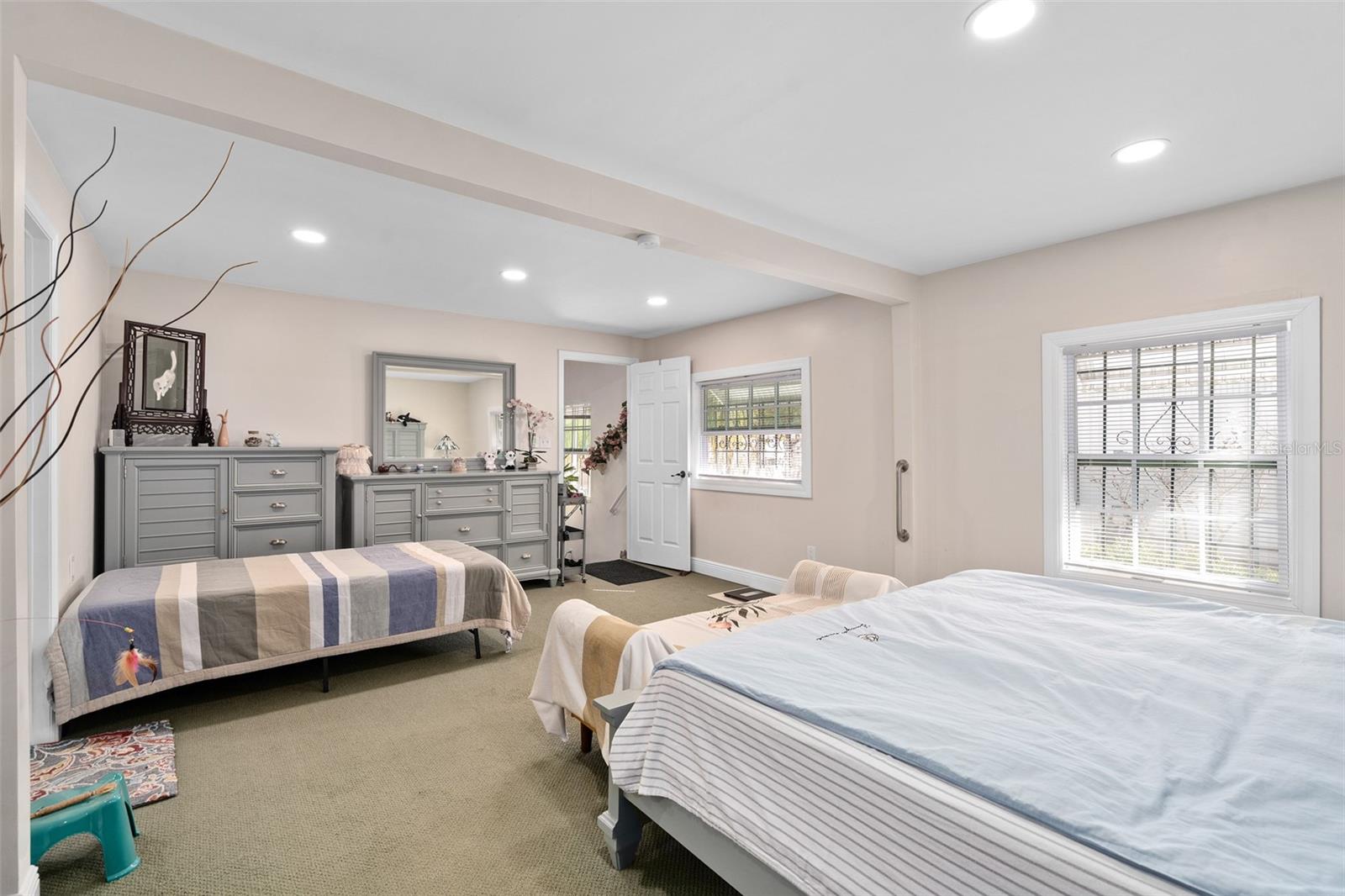 Image 11 of 31 For 1504 Lee Avenue