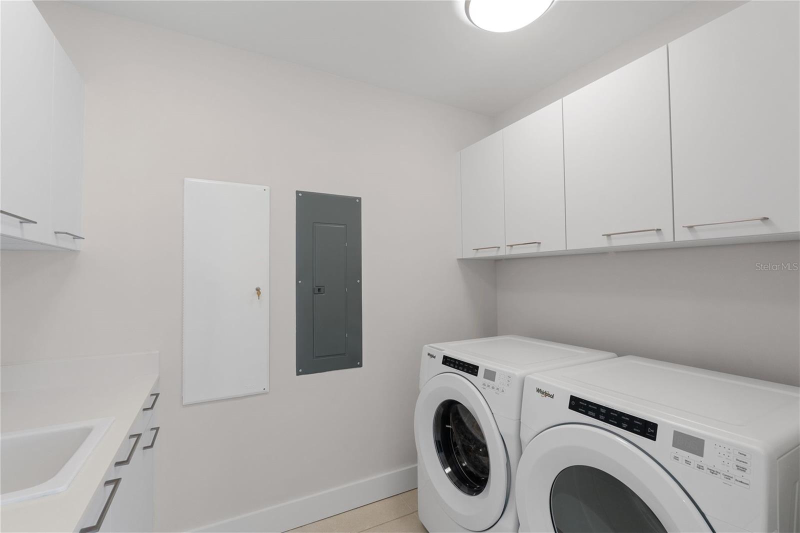 Image 12 of 26 For 275 1st Avenue S 1202