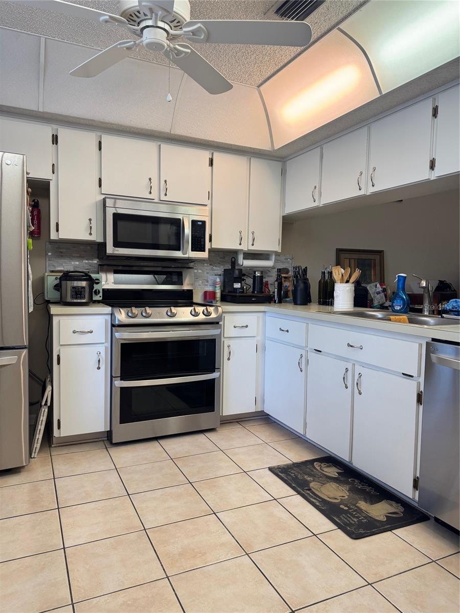 Image 6 of 22 For 10520 Millriver Drive