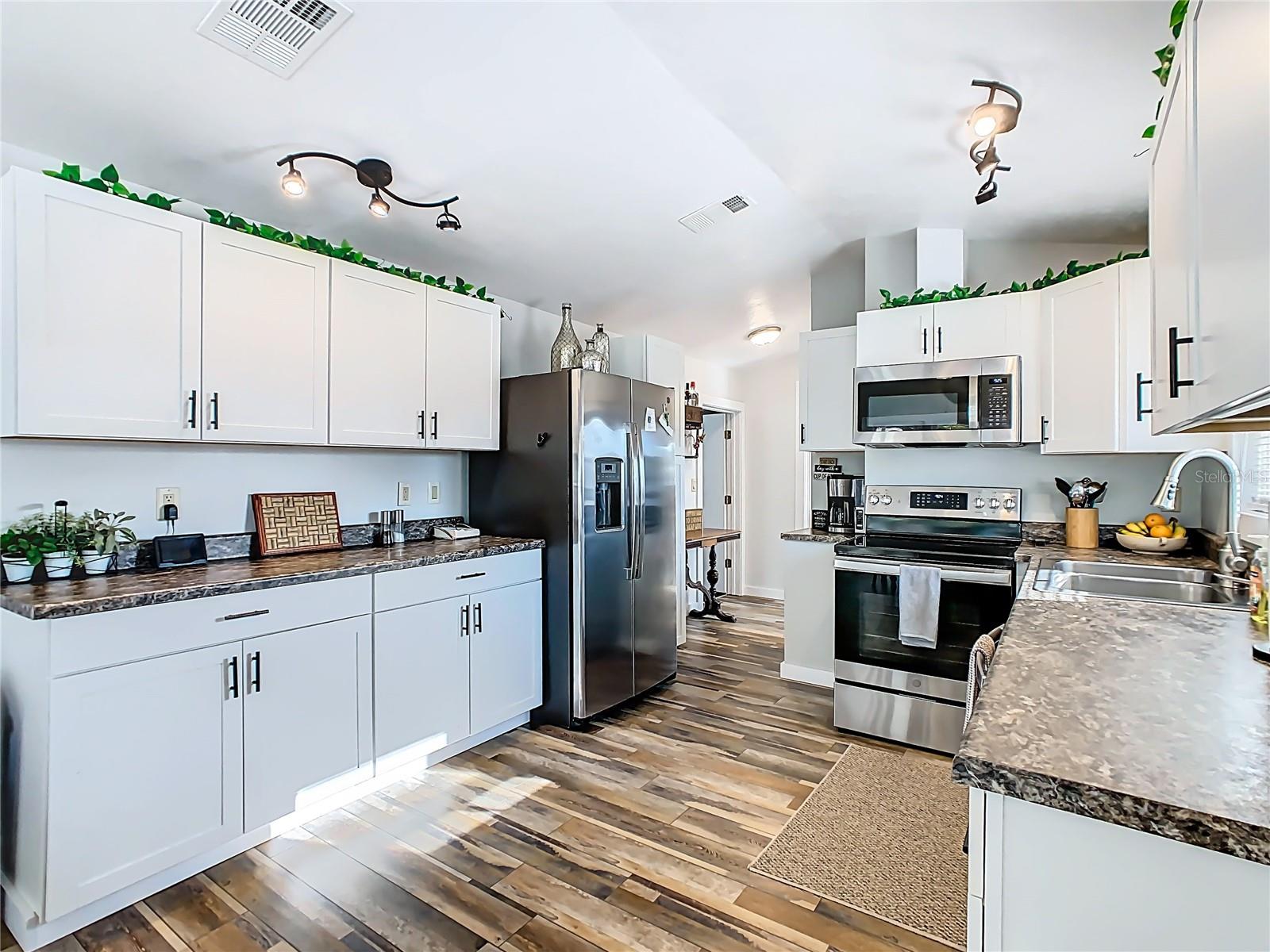 Image 7 of 26 For 446 Pine Loop