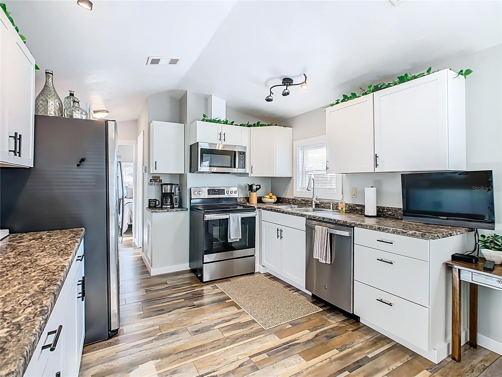 Image 8 of 26 For 446 Pine Loop