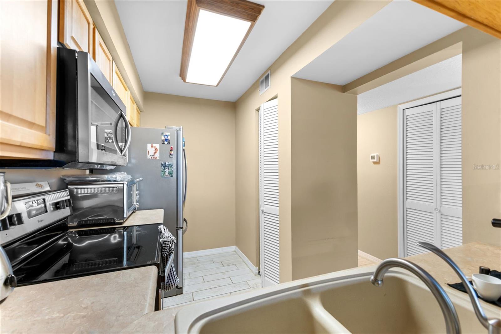 Image 14 of 28 For 2990 Bonaventure Circle 103