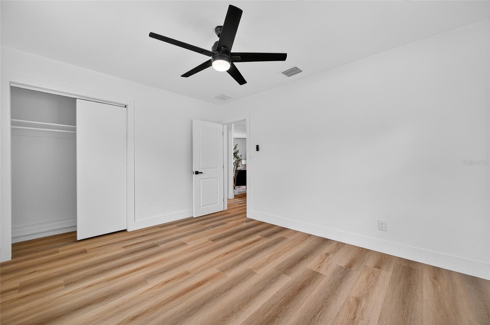 Image 33 of 63 For 5175 23rd Avenue N