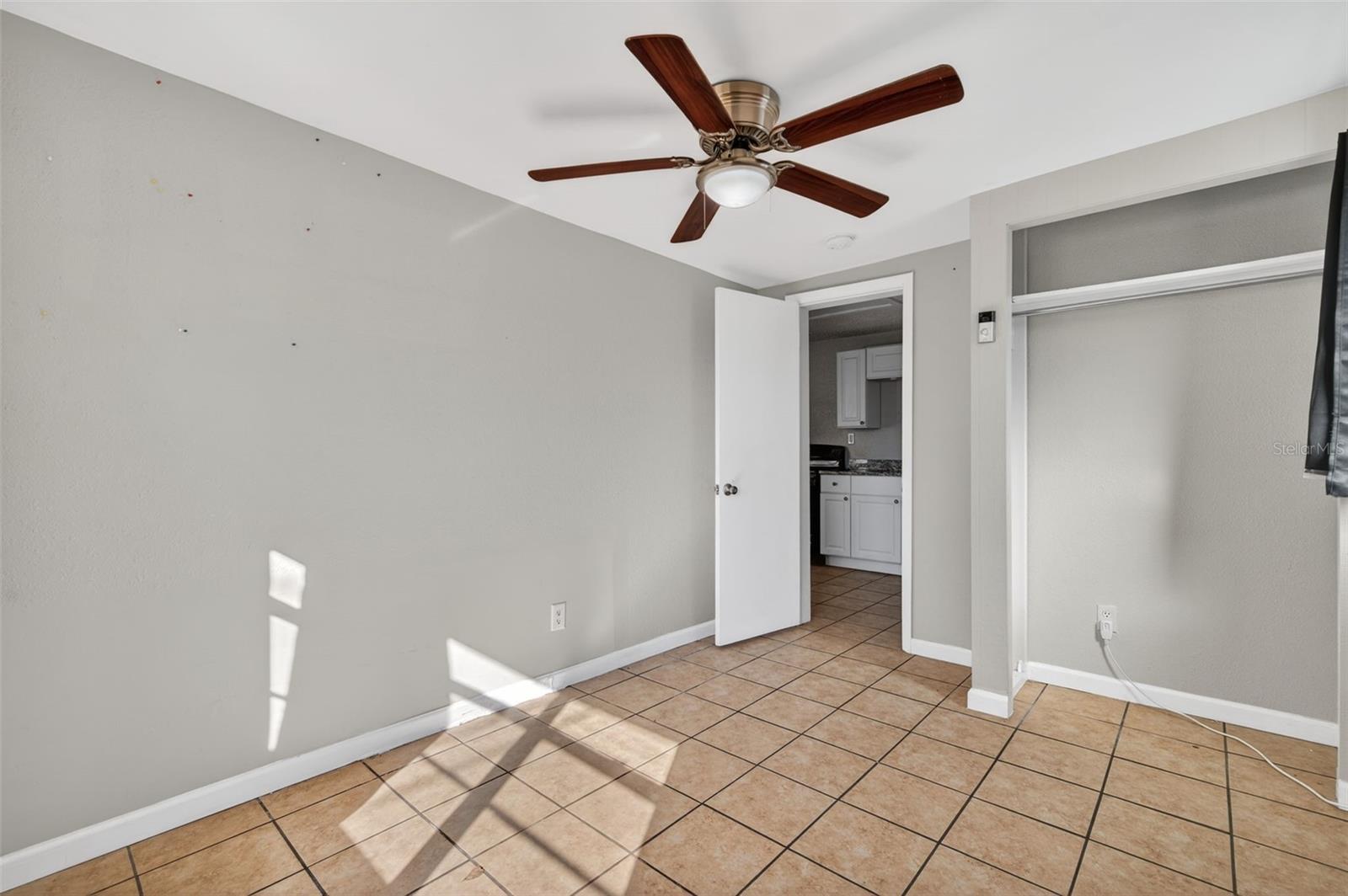 Image 17 of 38 For 6401 31st Street N 4