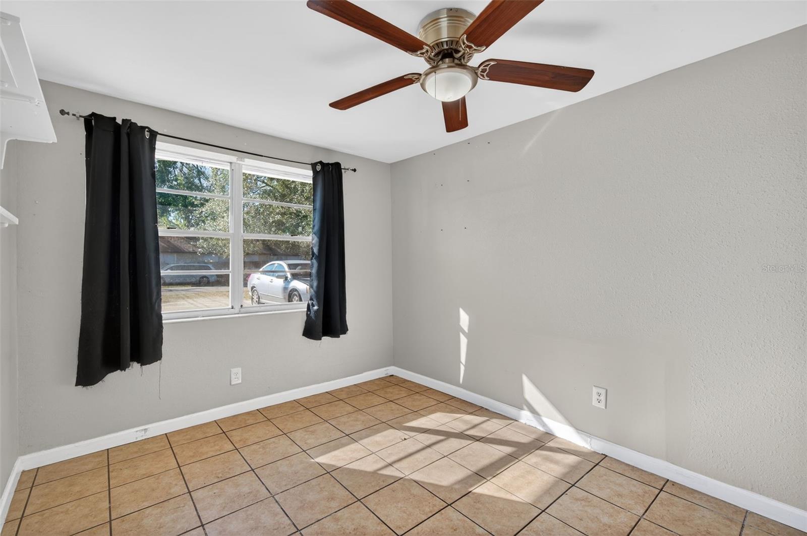 Image 18 of 38 For 6401 31st Street N 4