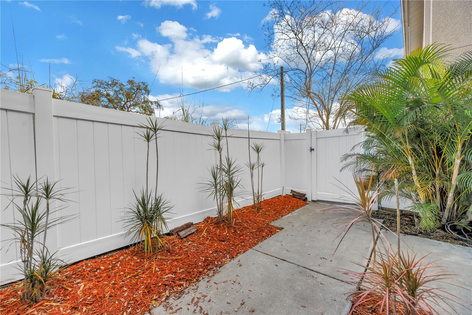 Image 24 of 27 For 4330 Tyler Circle N