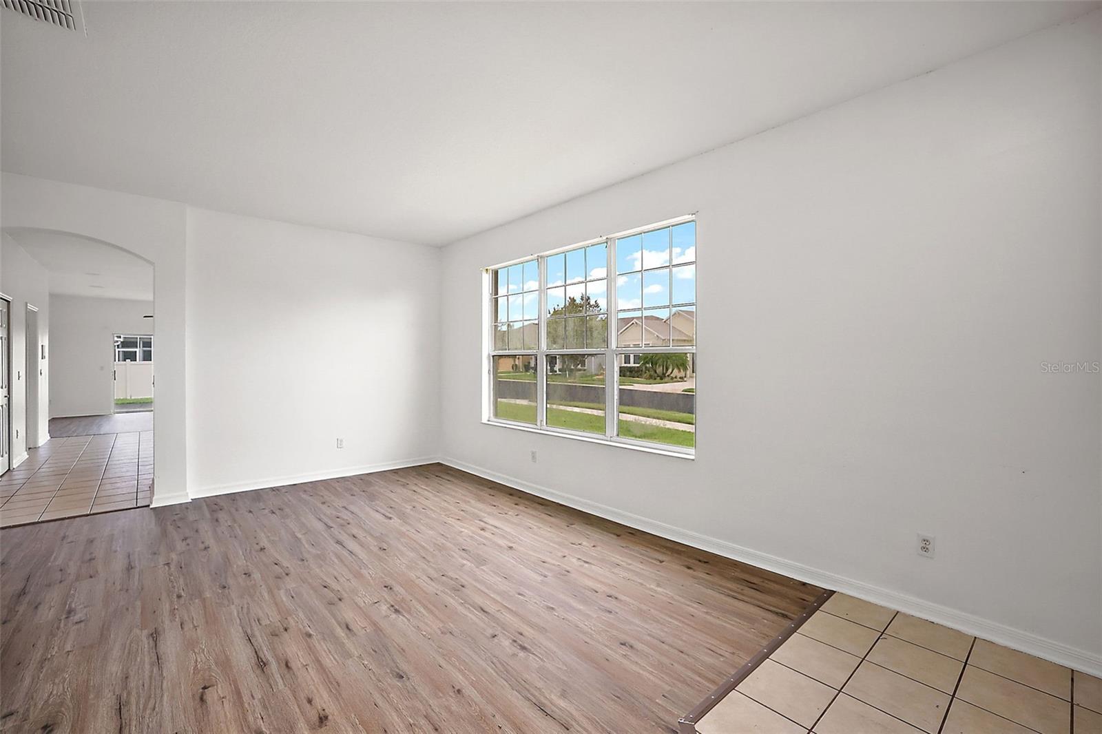 Image 12 of 30 For 401 Grassy Key Way