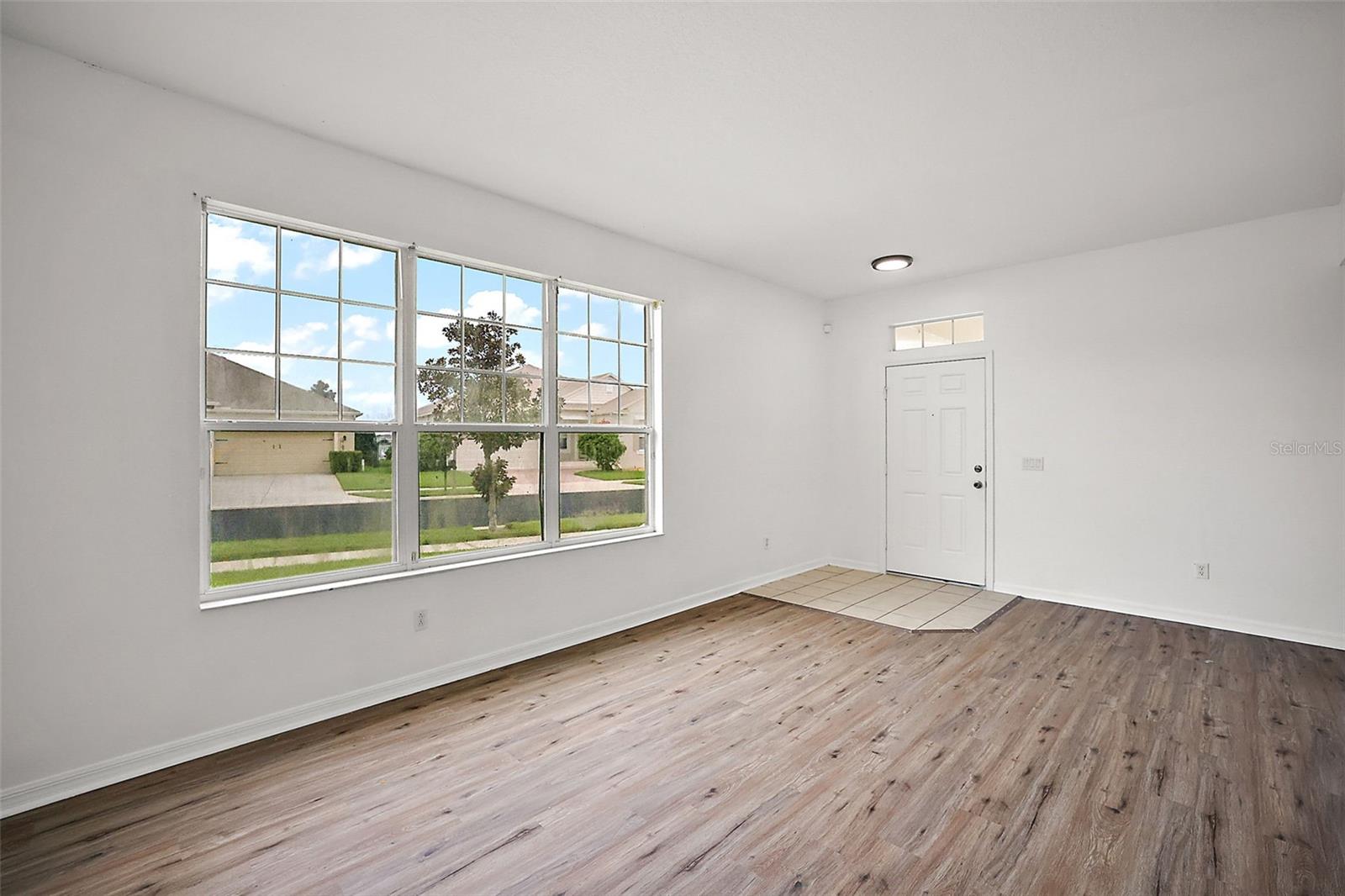 Image 13 of 30 For 401 Grassy Key Way