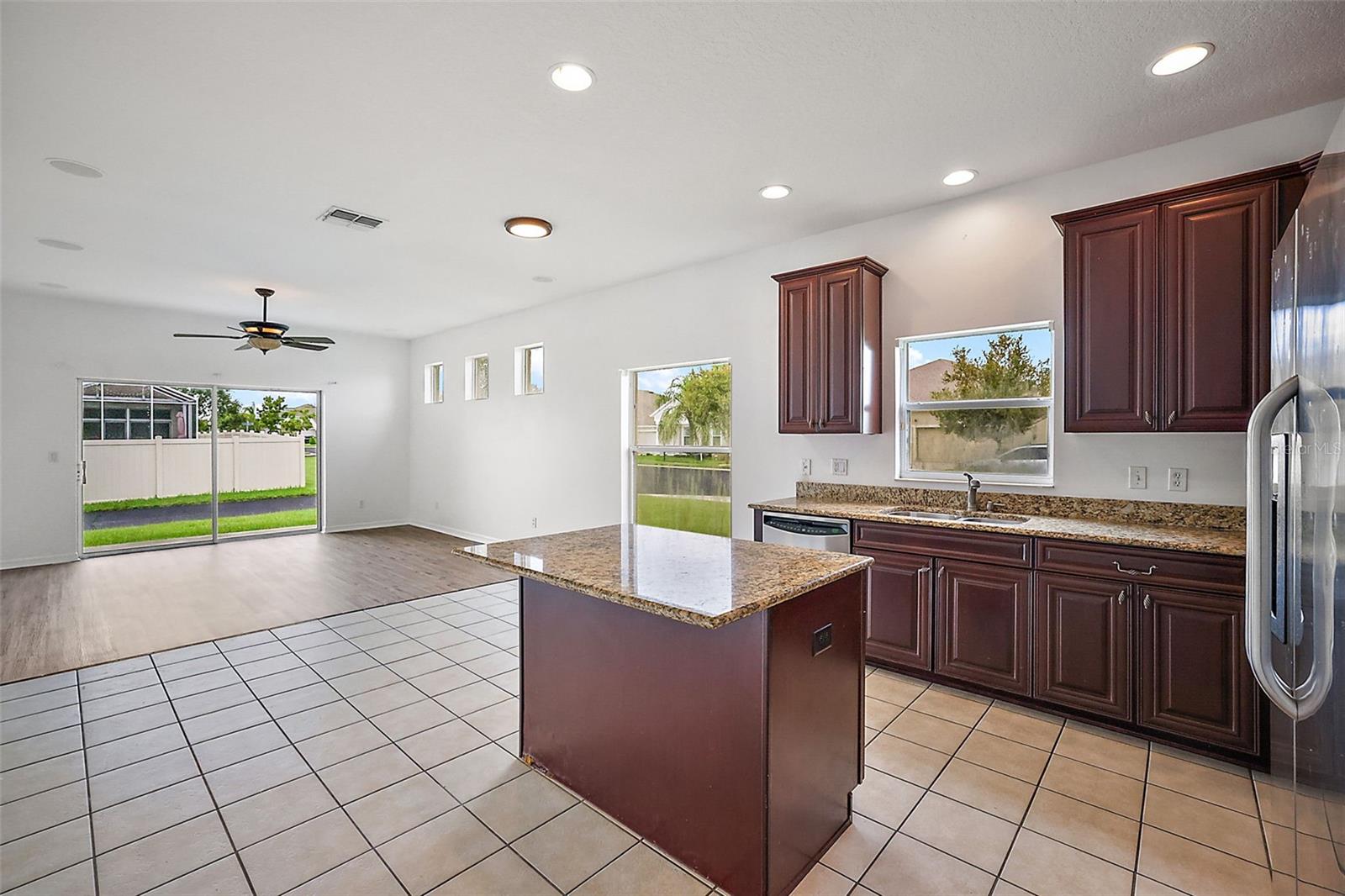 Image 16 of 30 For 401 Grassy Key Way