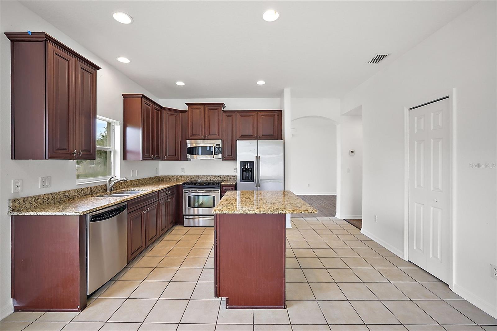 Image 18 of 30 For 401 Grassy Key Way