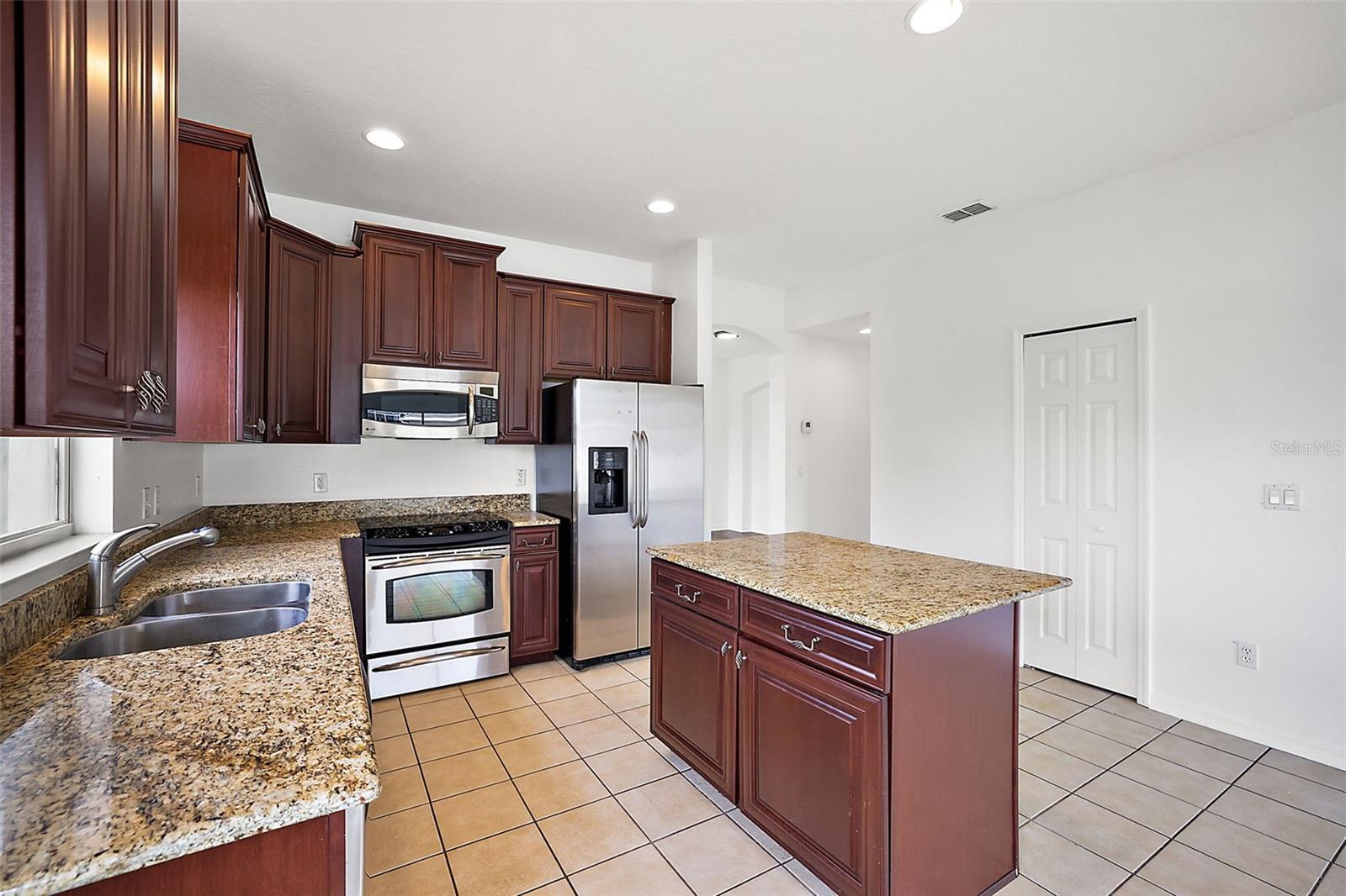 Image 19 of 30 For 401 Grassy Key Way