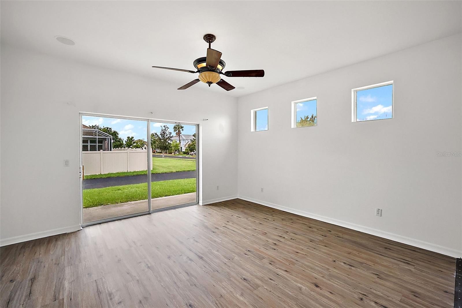 Image 21 of 30 For 401 Grassy Key Way