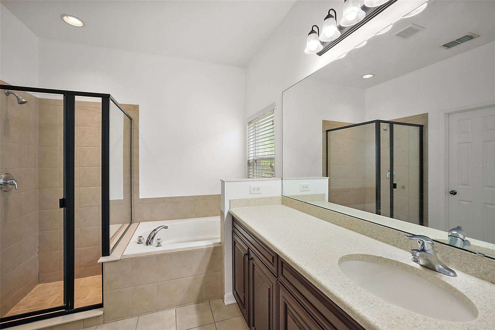 Image 26 of 30 For 401 Grassy Key Way