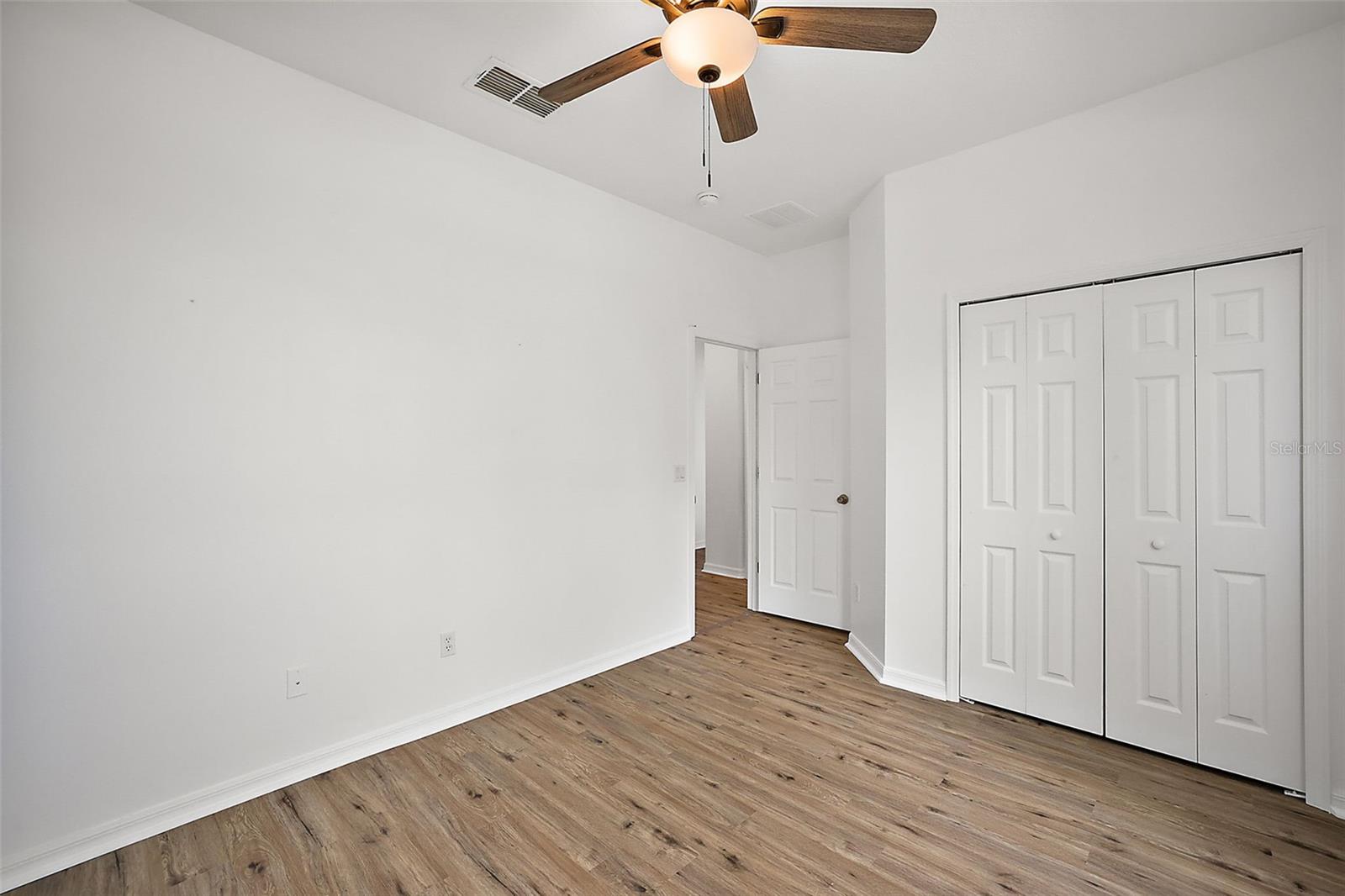 Image 5 of 30 For 401 Grassy Key Way