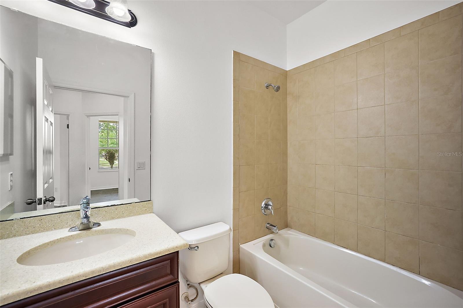 Image 8 of 30 For 401 Grassy Key Way