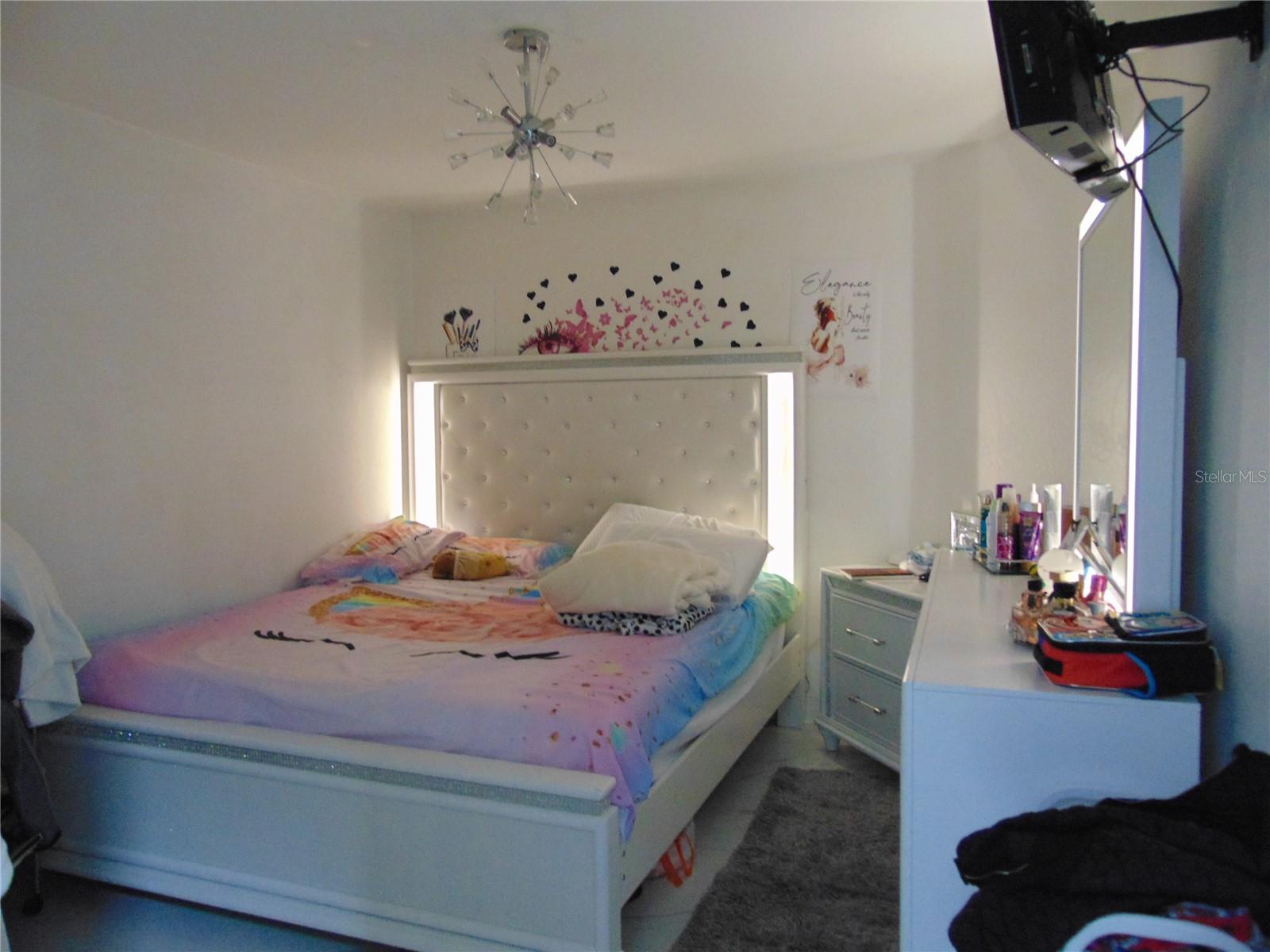 Listing photo id 9 for 11532 Hammocks Glade Drive