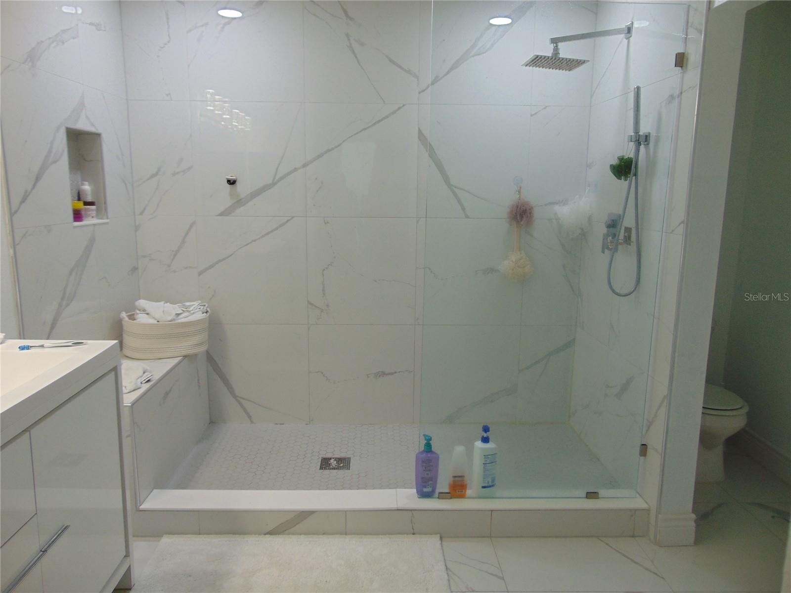 Listing photo id 13 for 11532 Hammocks Glade Drive