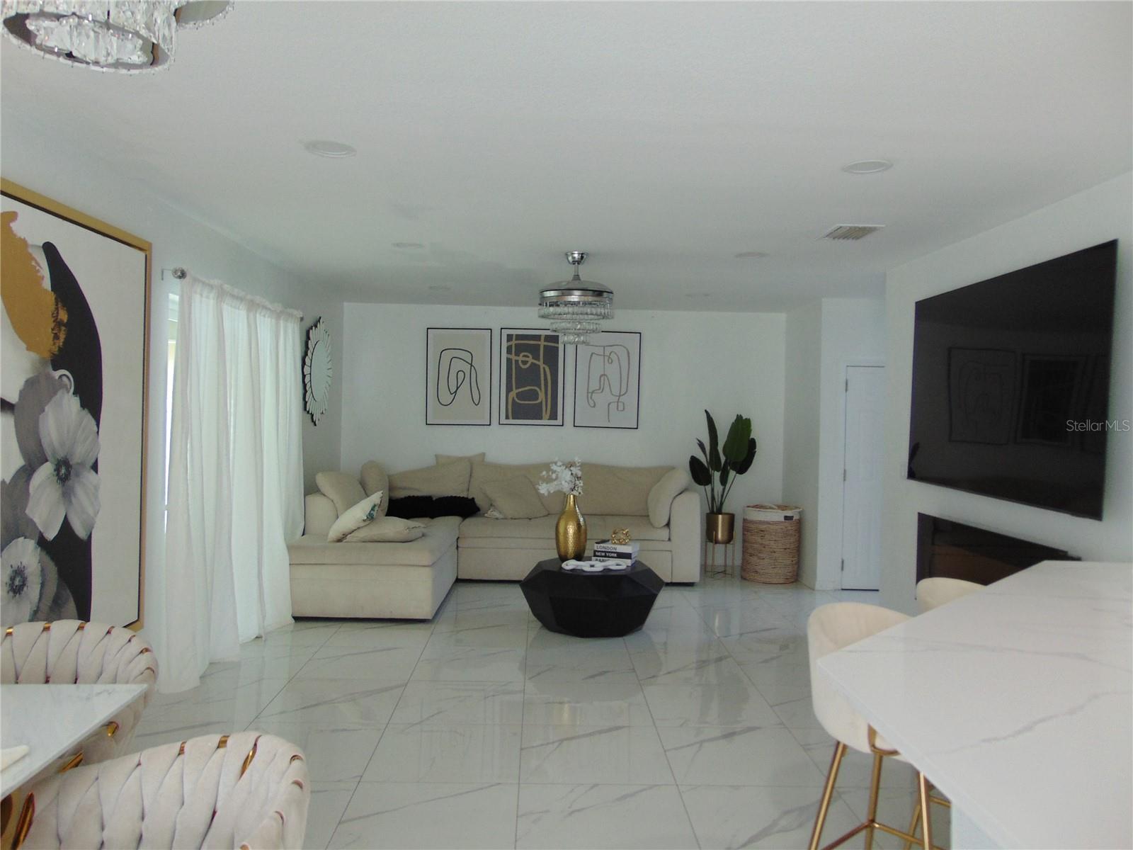 Listing photo id 6 for 11532 Hammocks Glade Drive