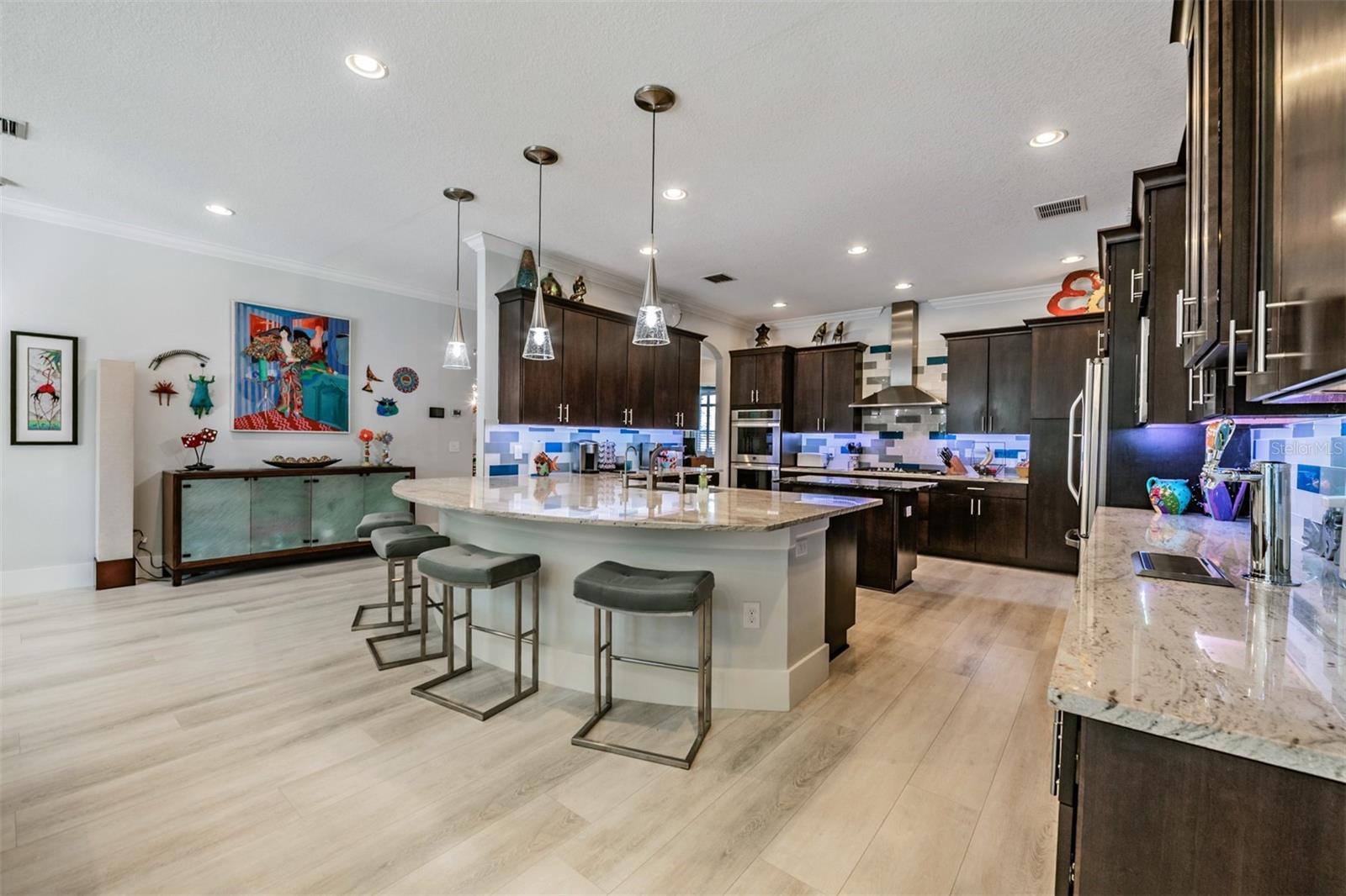 Listing photo id 10 for 3332 Anna George Drive