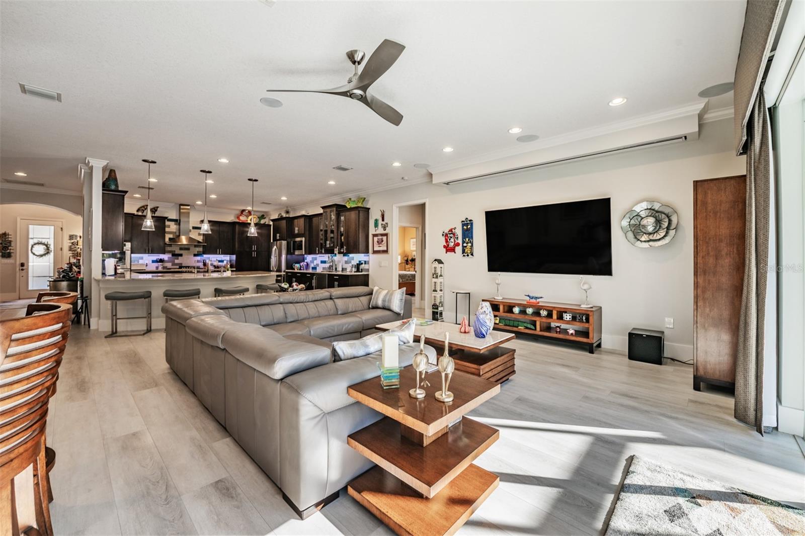 Listing photo id 11 for 3332 Anna George Drive