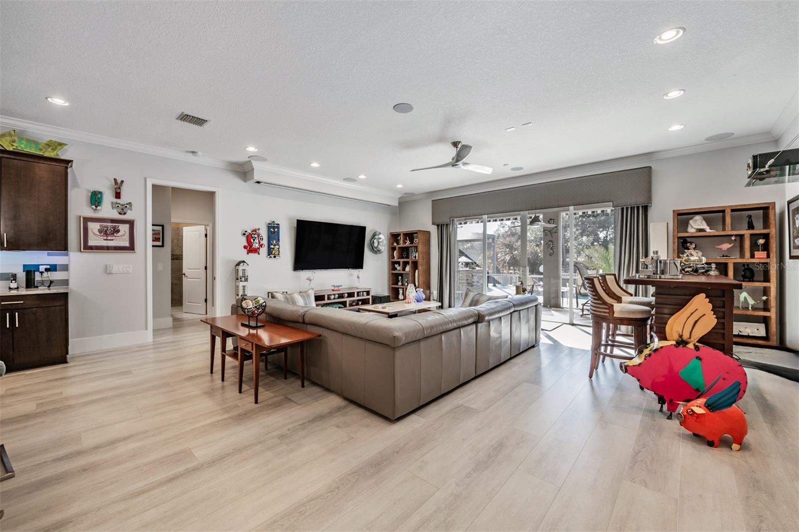 Listing photo id 14 for 3332 Anna George Drive