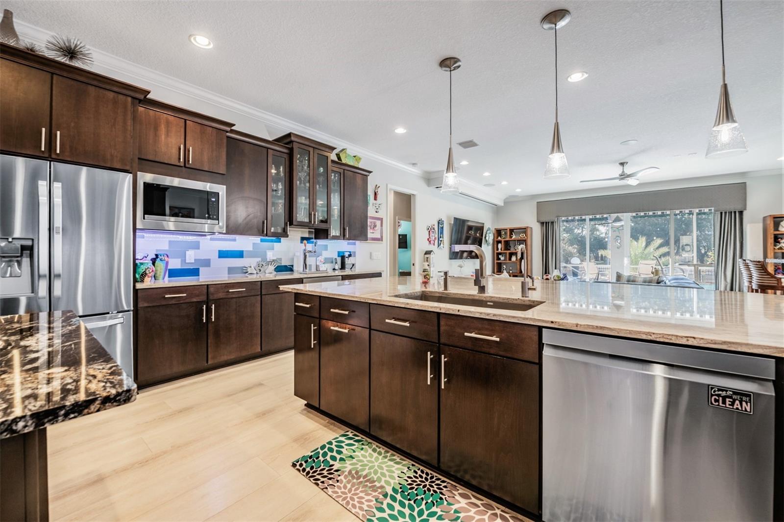 Listing photo id 4 for 3332 Anna George Drive