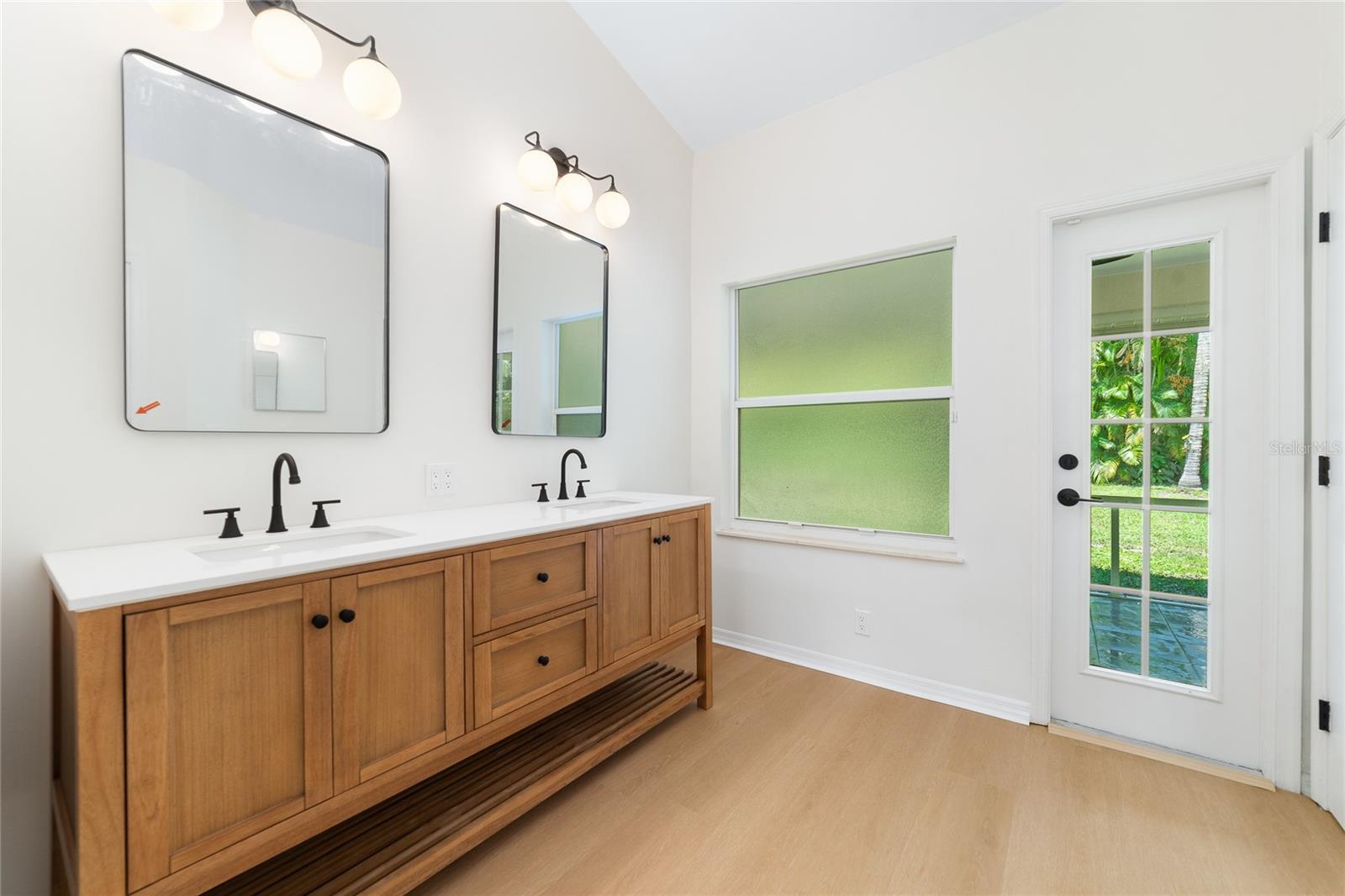 Image 21 of 32 For 1785 Berkshire Boulevard