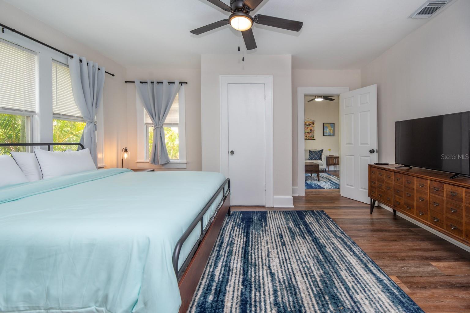 Image 11 of 51 For 945 13th Street N