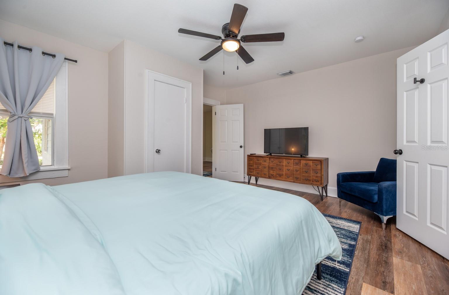 Image 12 of 51 For 945 13th Street N