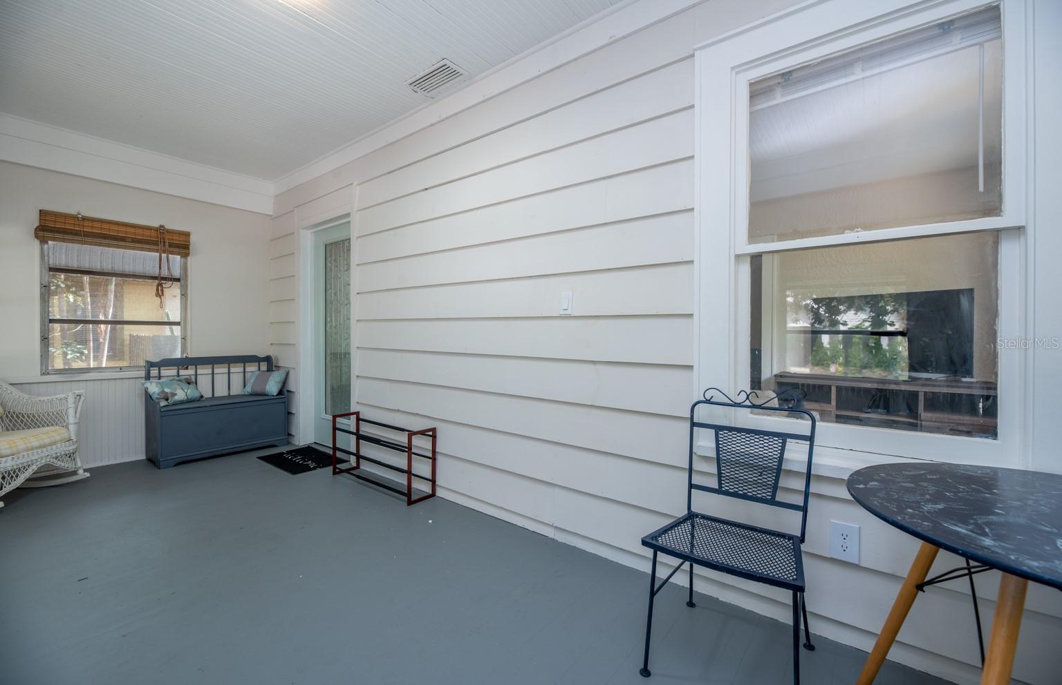 Image 17 of 51 For 945 13th Street N