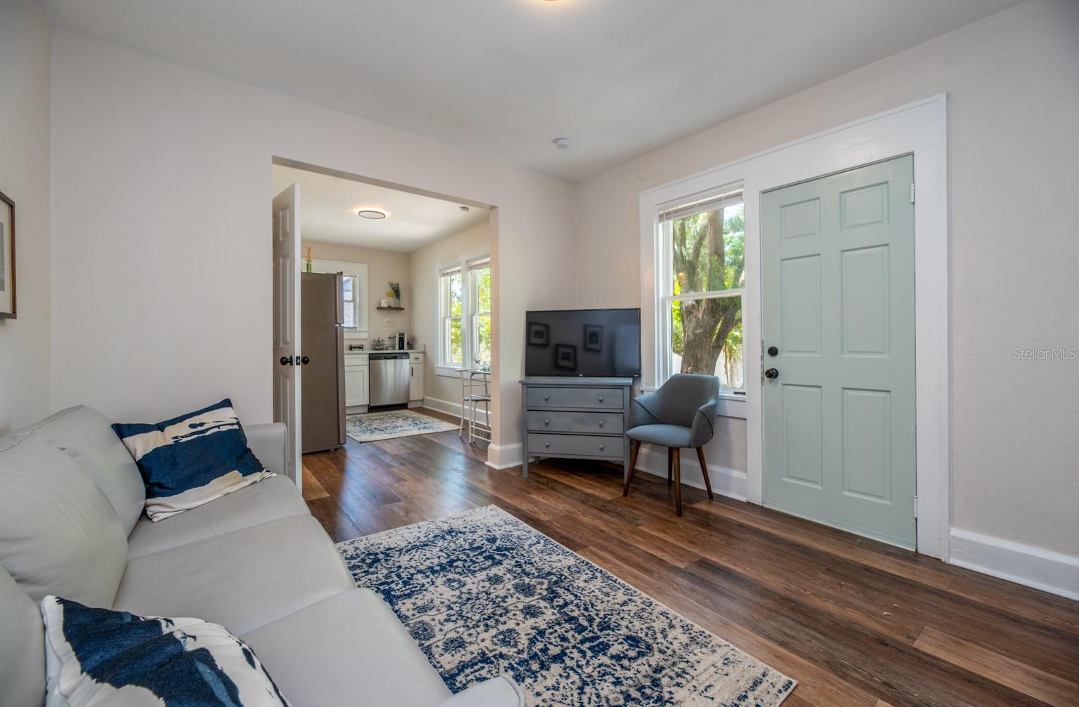 Image 22 of 51 For 945 13th Street N