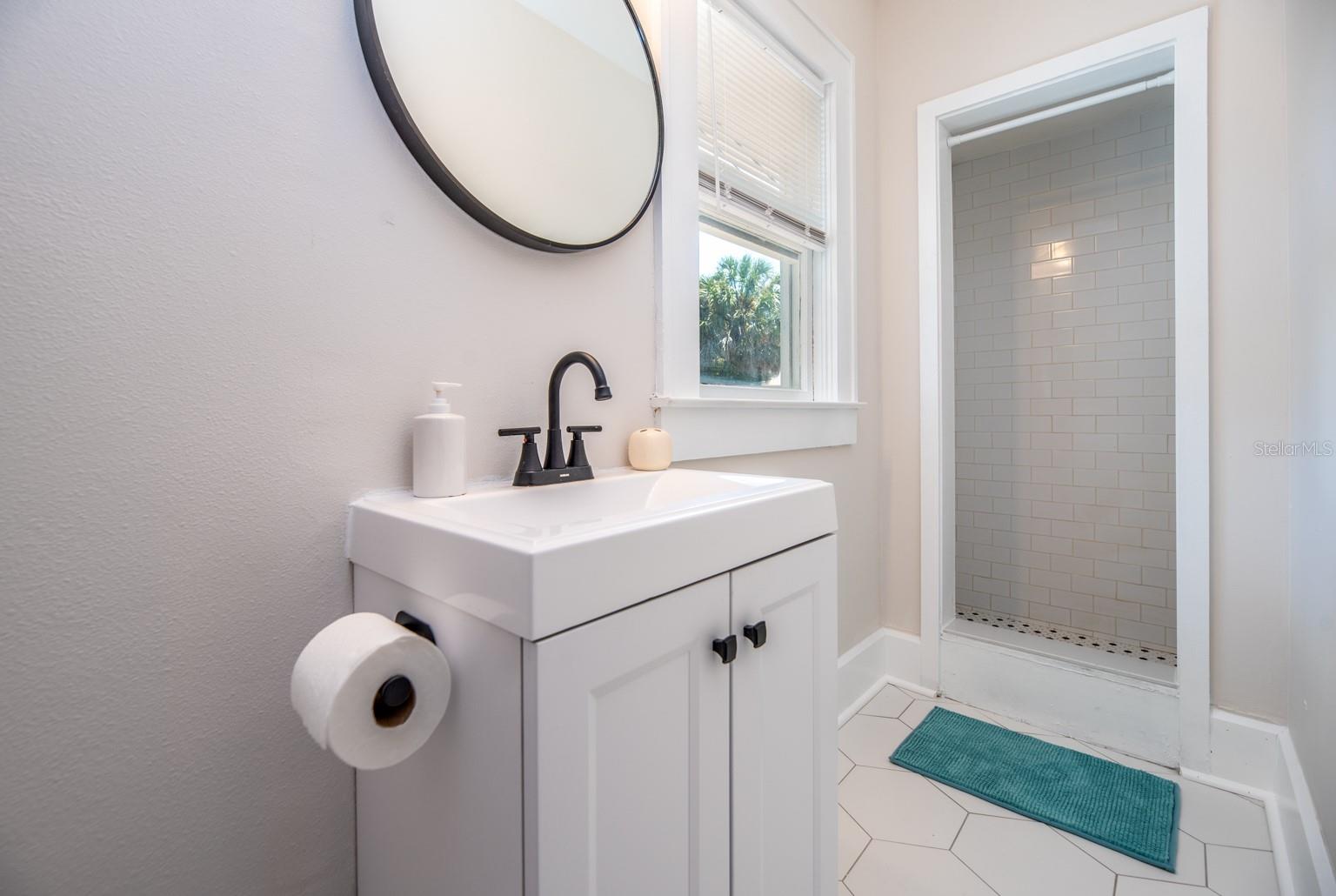 Image 32 of 51 For 945 13th Street N