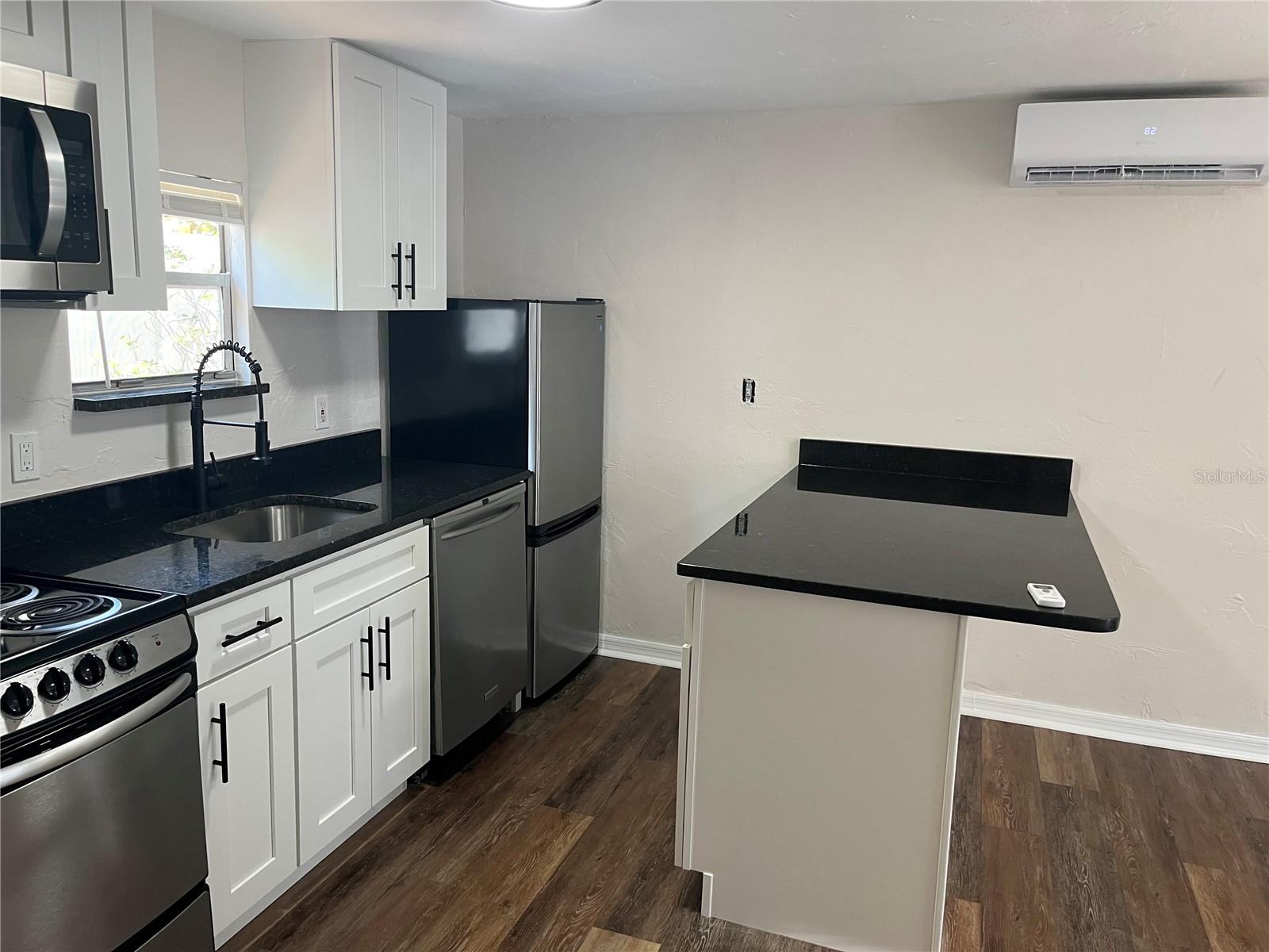 Image 39 of 51 For 945 13th Street N